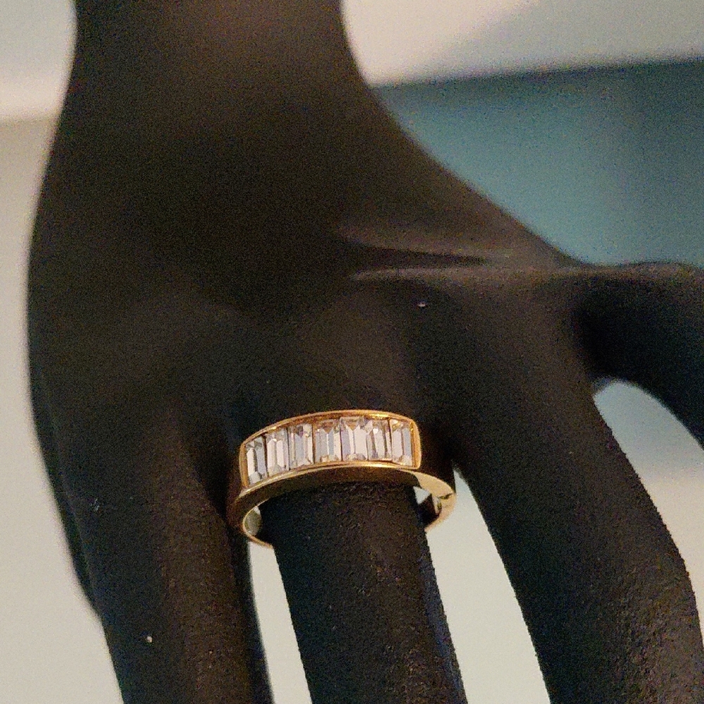 Source Unknown Elegant Gold Band with Silver Detailing